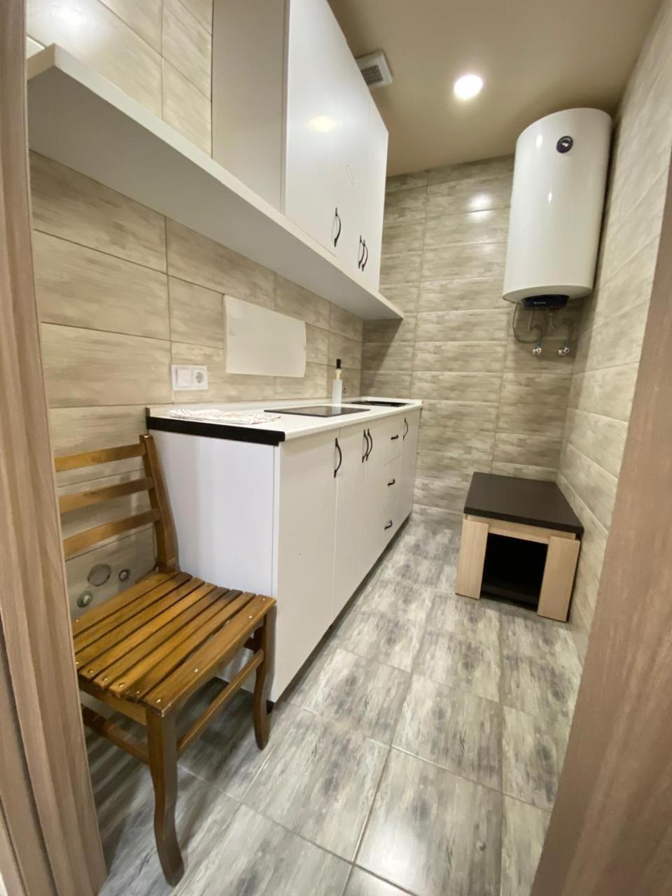 5 Rooms Near 300 Aragveli Metro Station Tbilisi Eksteriør billede