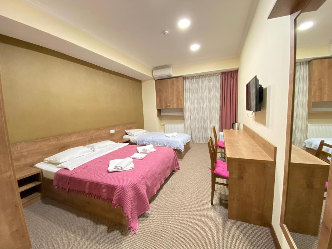 5 Rooms Near 300 Aragveli Metro Station Tbilisi Værelse billede
