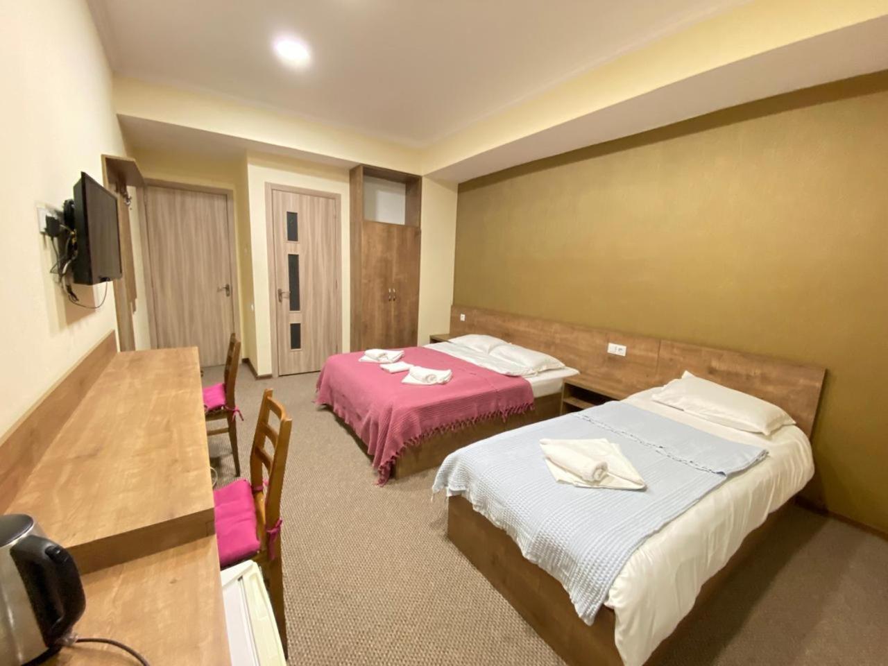 5 Rooms Near 300 Aragveli Metro Station Tbilisi Eksteriør billede